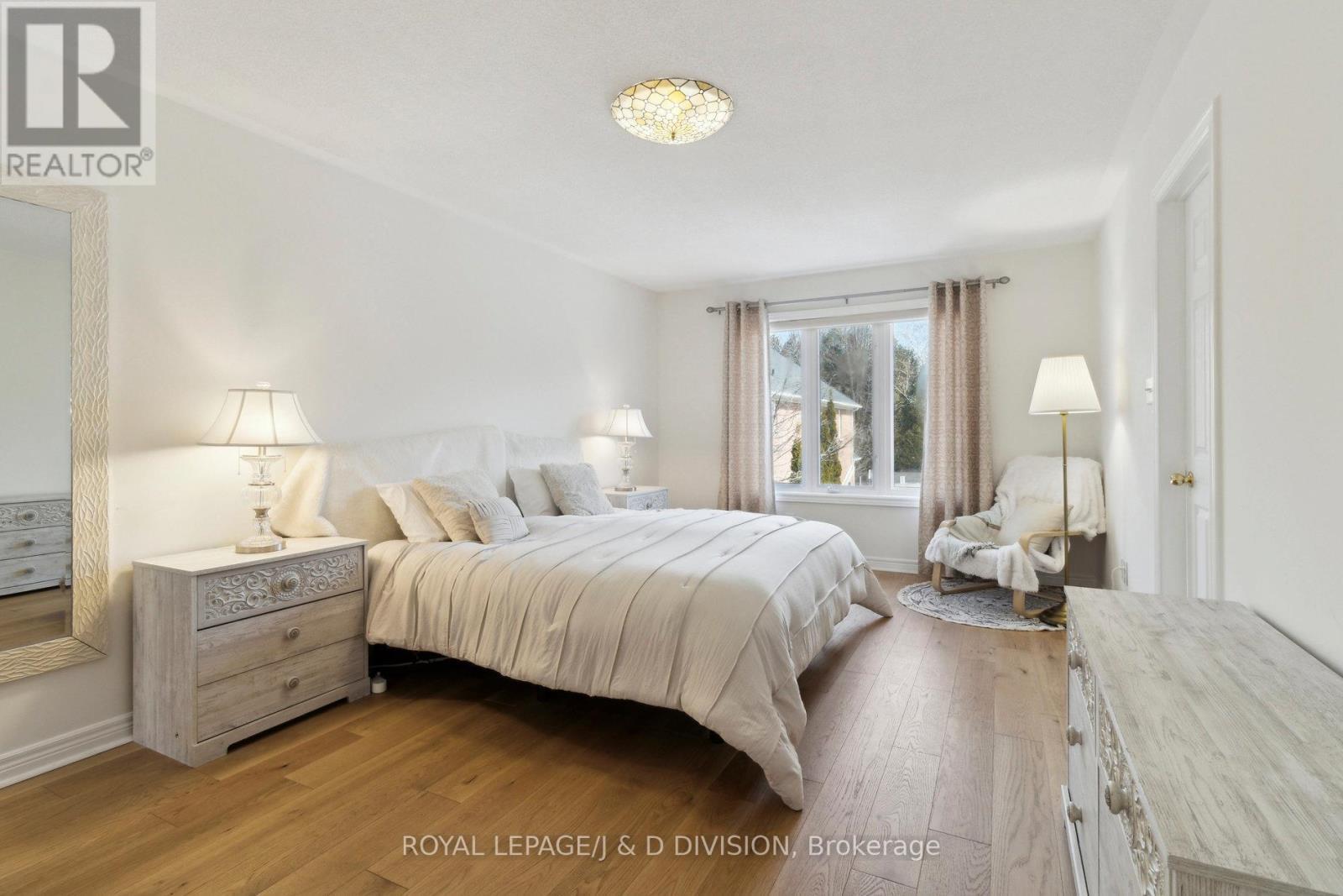 












187 TOM TAYLOR CRESCENT

,
Newmarket,




Ontario
L3X3E9

