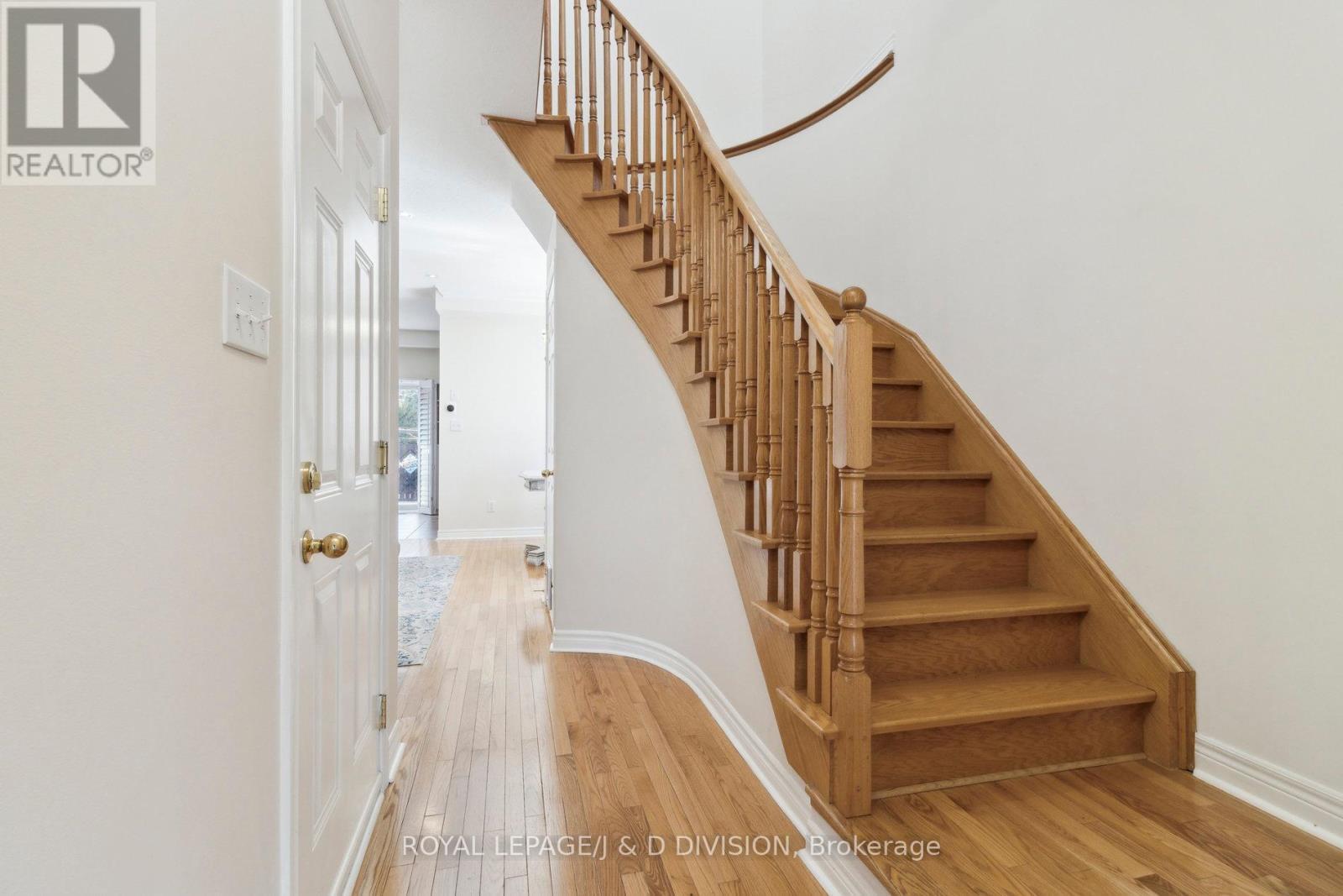 












187 TOM TAYLOR CRESCENT

,
Newmarket,




Ontario
L3X3E9

