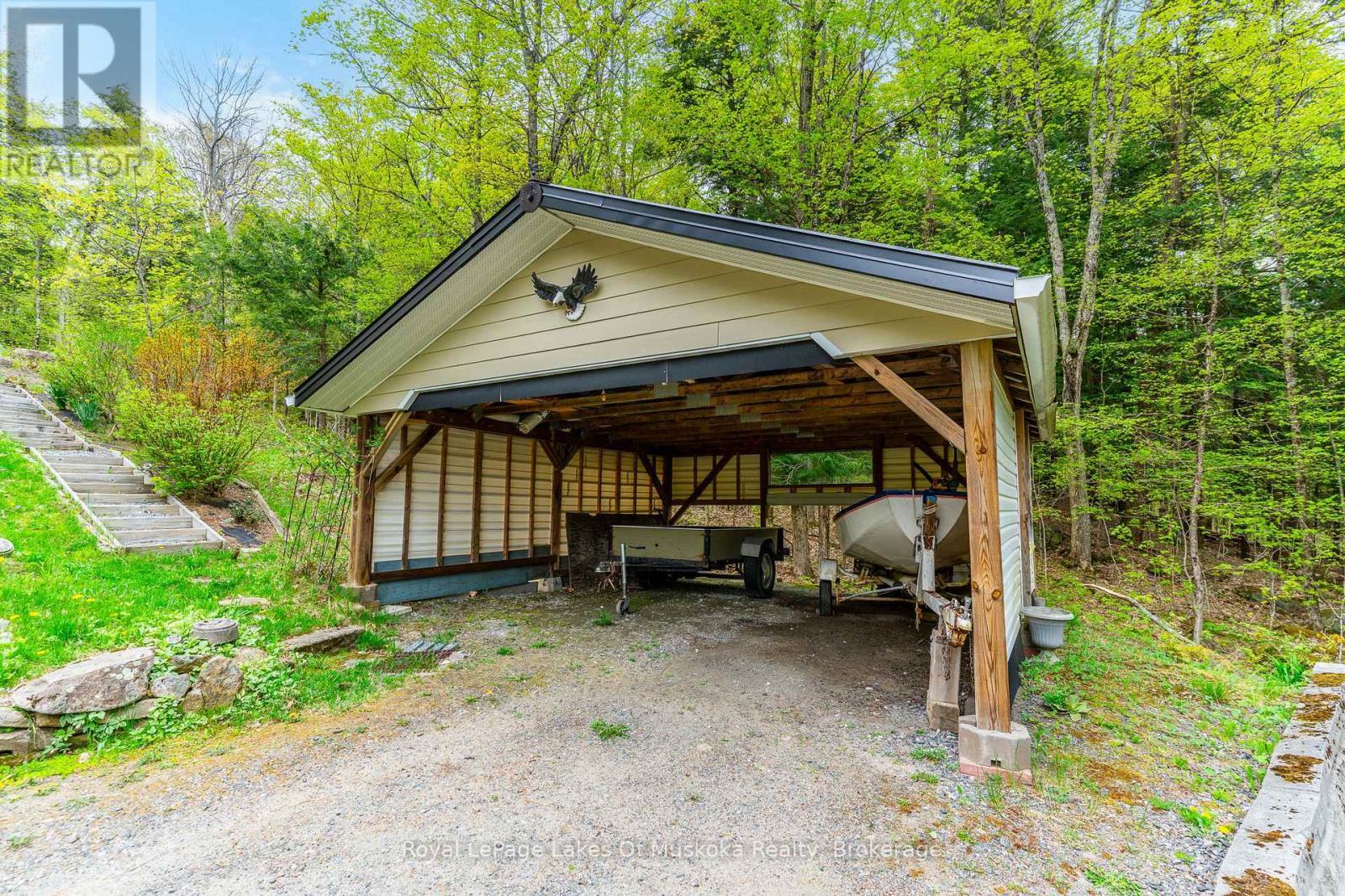 












1043 OAKLAND DRIVE

,
Bracebridge (Monck (Bracebridge)),




Ontario
P1L1W8


