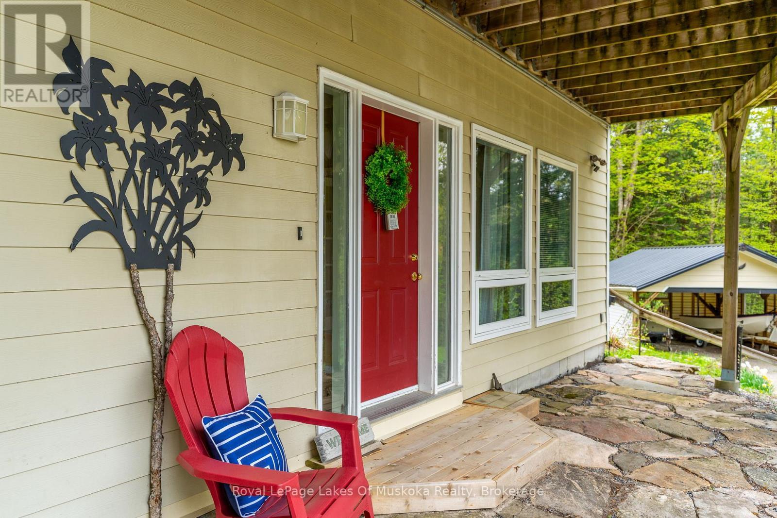 












1043 OAKLAND DRIVE

,
Bracebridge (Monck (Bracebridge)),




Ontario
P1L1W8

