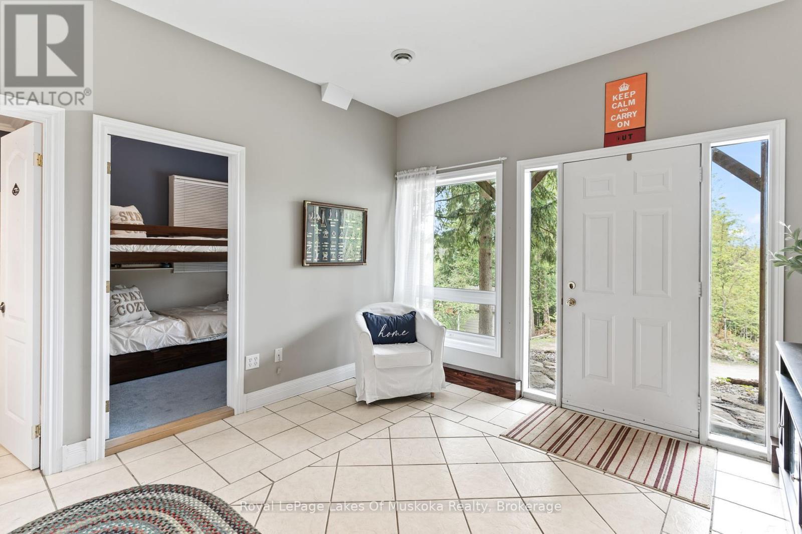 












1043 OAKLAND DRIVE

,
Bracebridge (Monck (Bracebridge)),




Ontario
P1L1W8

