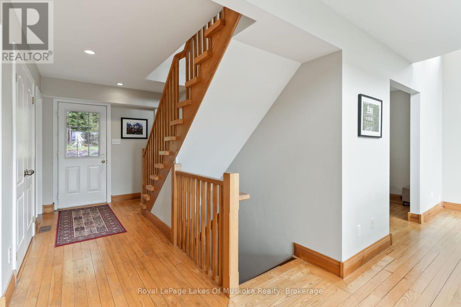 












1043 OAKLAND DRIVE

,
Bracebridge (Monck (Bracebridge)),




Ontario
P1L1W8

