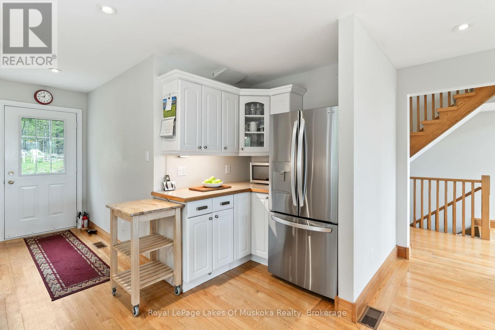 












1043 OAKLAND DRIVE

,
Bracebridge (Monck (Bracebridge)),




Ontario
P1L1W8

