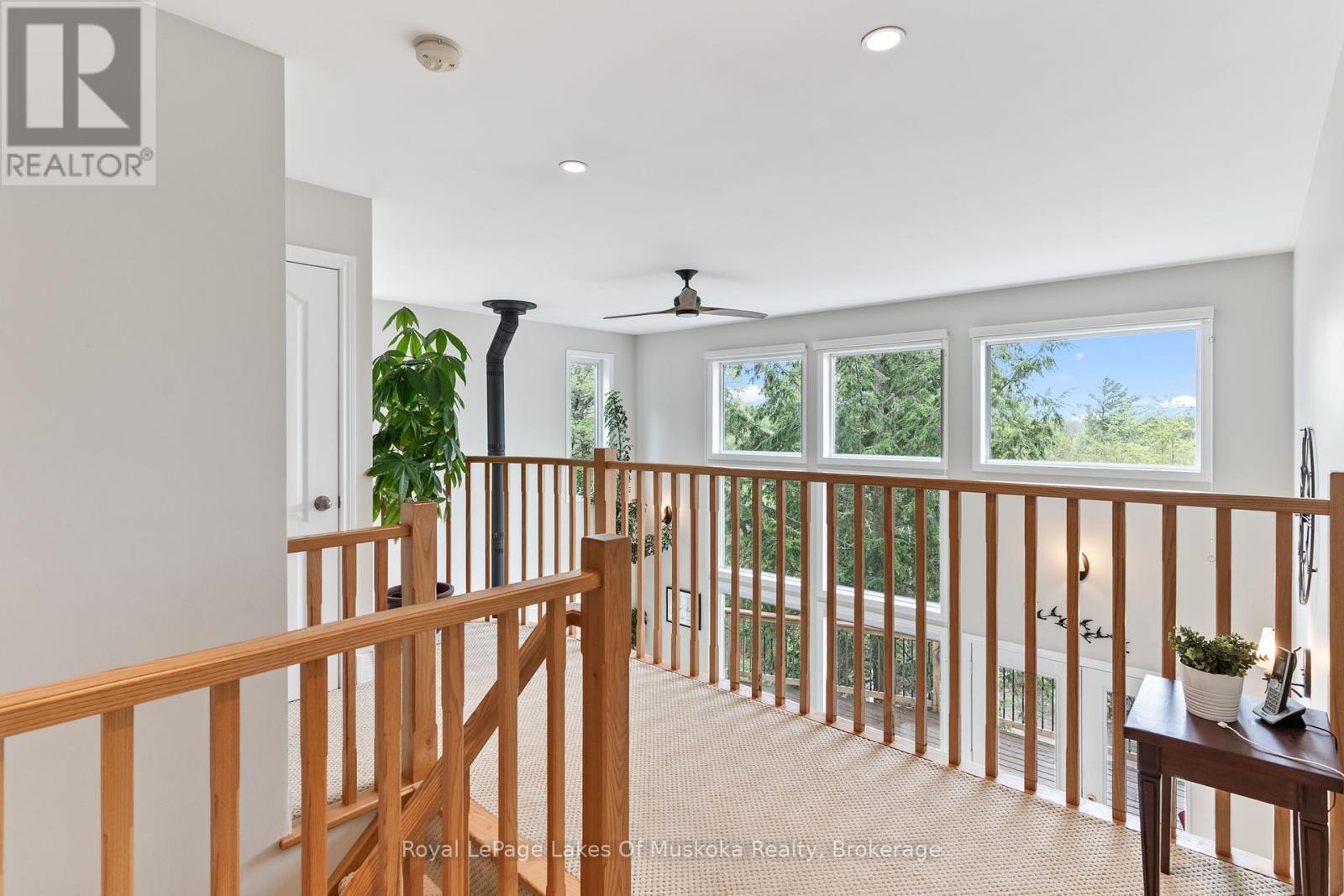 












1043 OAKLAND DRIVE

,
Bracebridge (Monck (Bracebridge)),




Ontario
P1L1W8

