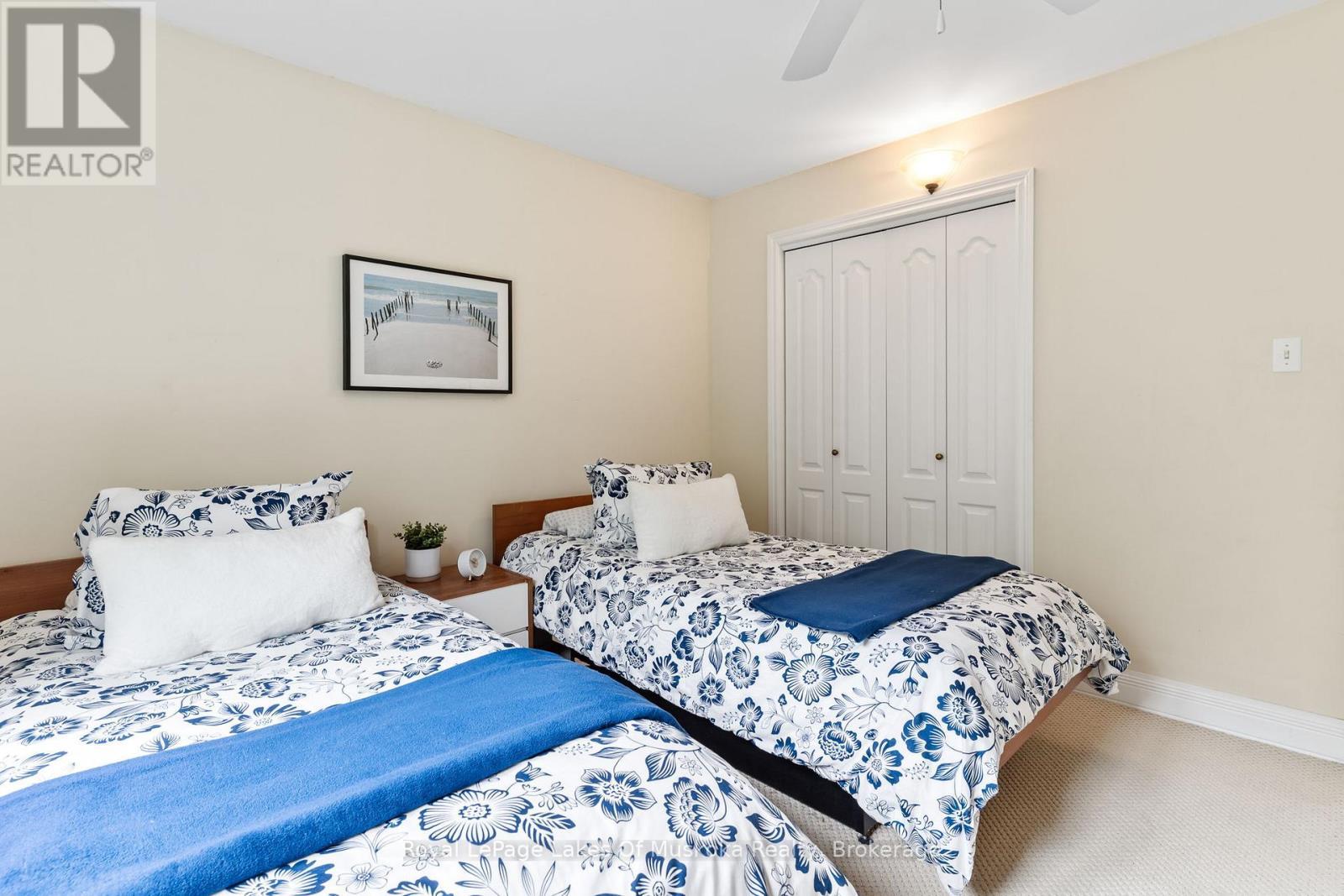












1043 OAKLAND DRIVE

,
Bracebridge (Monck (Bracebridge)),




Ontario
P1L1W8

