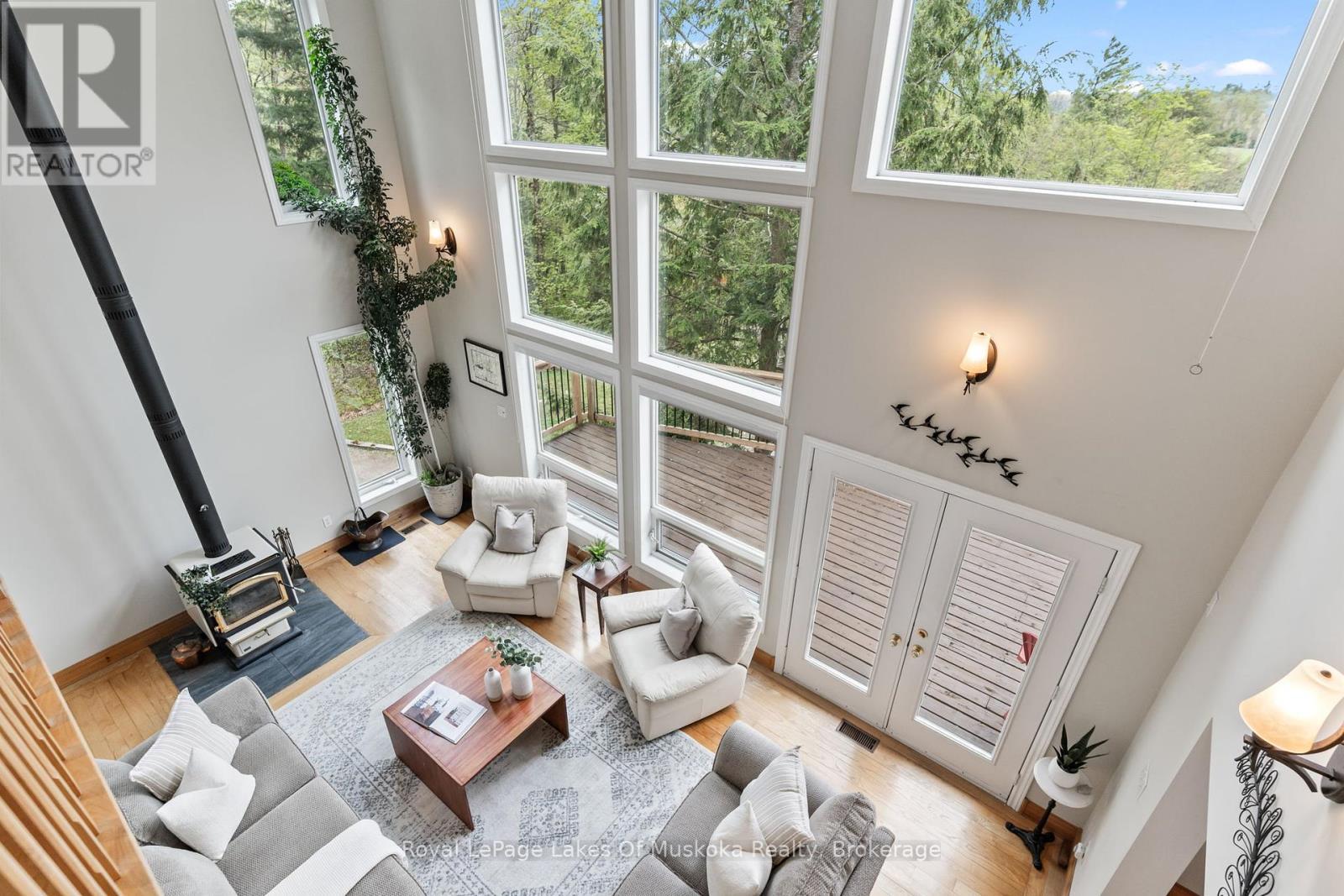 












1043 OAKLAND DRIVE

,
Bracebridge (Monck (Bracebridge)),




Ontario
P1L1W8

