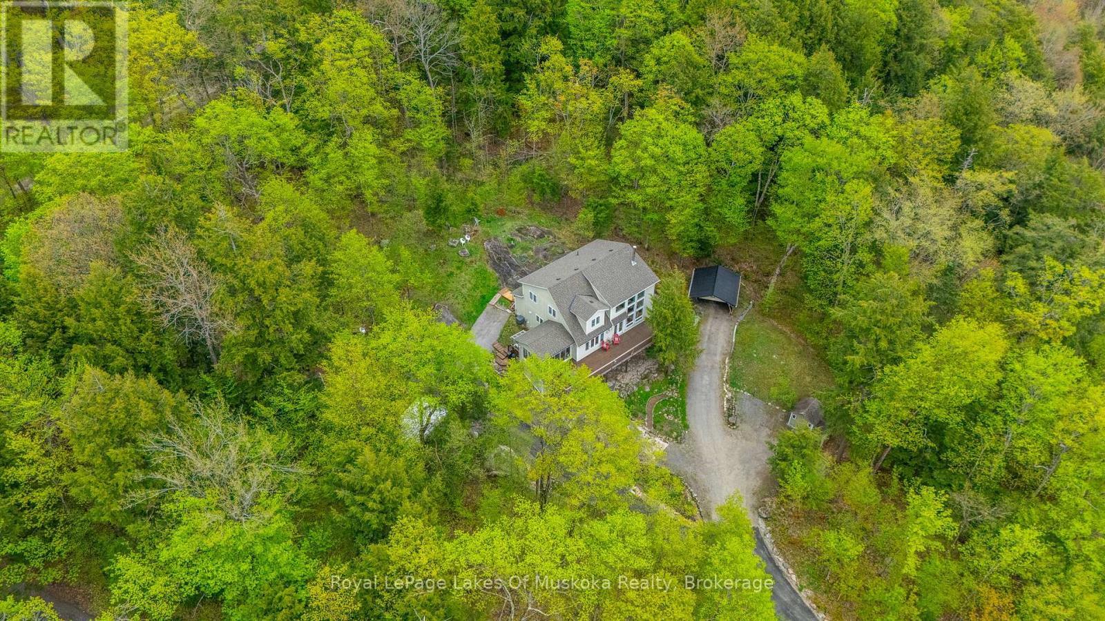 












1043 OAKLAND DRIVE

,
Bracebridge (Monck (Bracebridge)),




Ontario
P1L1W8

