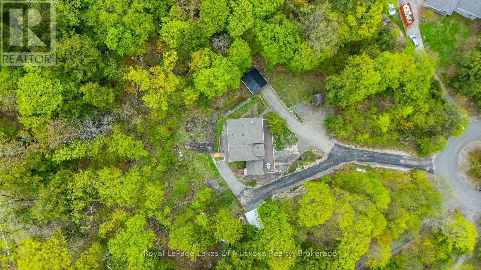 












1043 OAKLAND DRIVE

,
Bracebridge (Monck (Bracebridge)),




Ontario
P1L1W8

