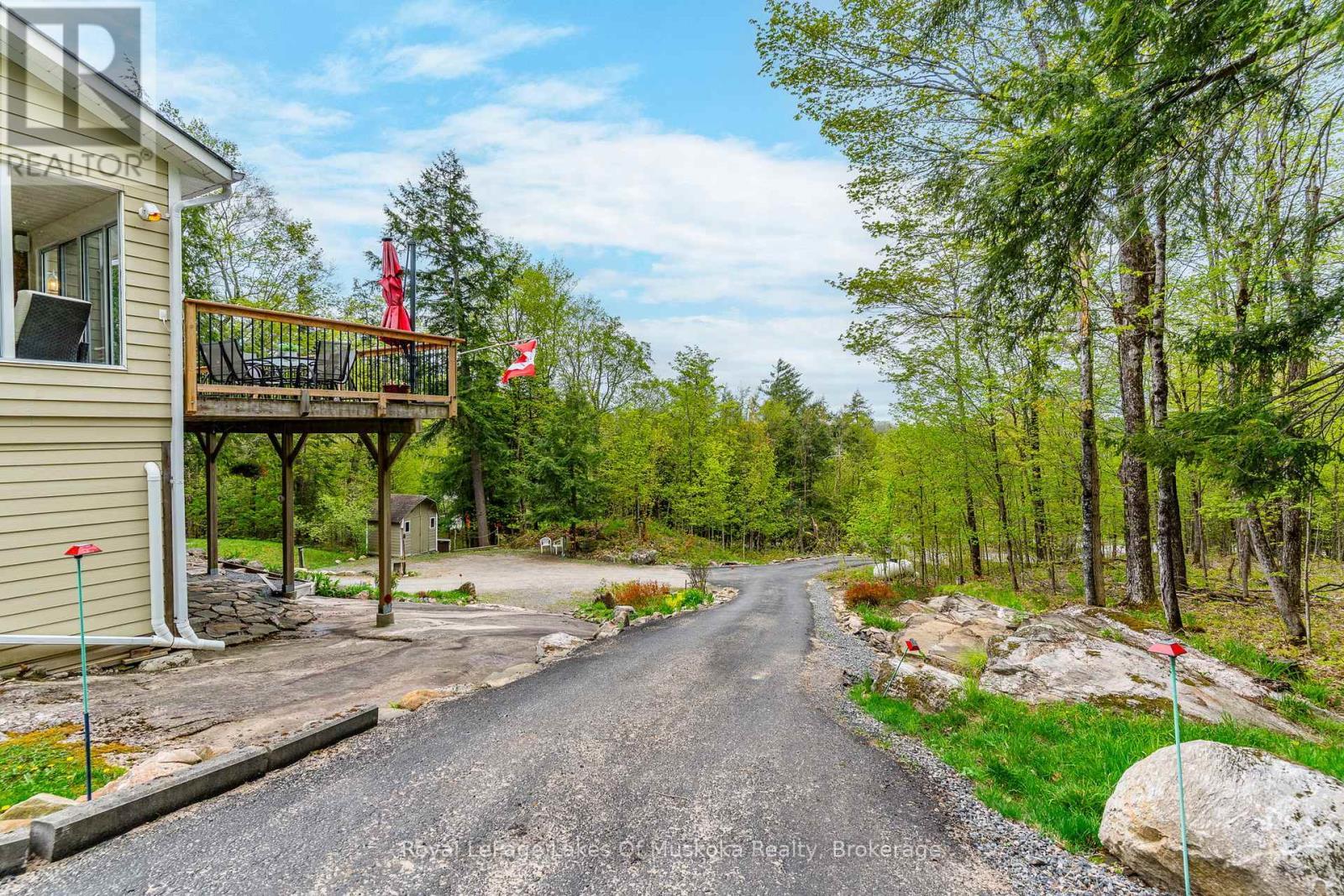 












1043 OAKLAND DRIVE

,
Bracebridge (Monck (Bracebridge)),




Ontario
P1L1W8


