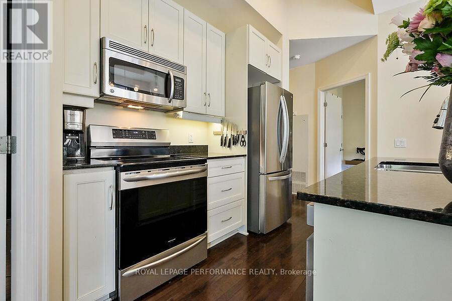 












75 CLEARY AVENUE

,
Ottawa,




Ontario
K2A1R8

