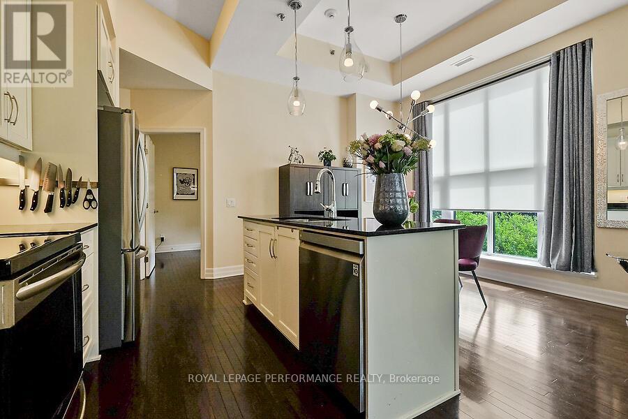 












75 CLEARY AVENUE

,
Ottawa,




Ontario
K2A1R8

