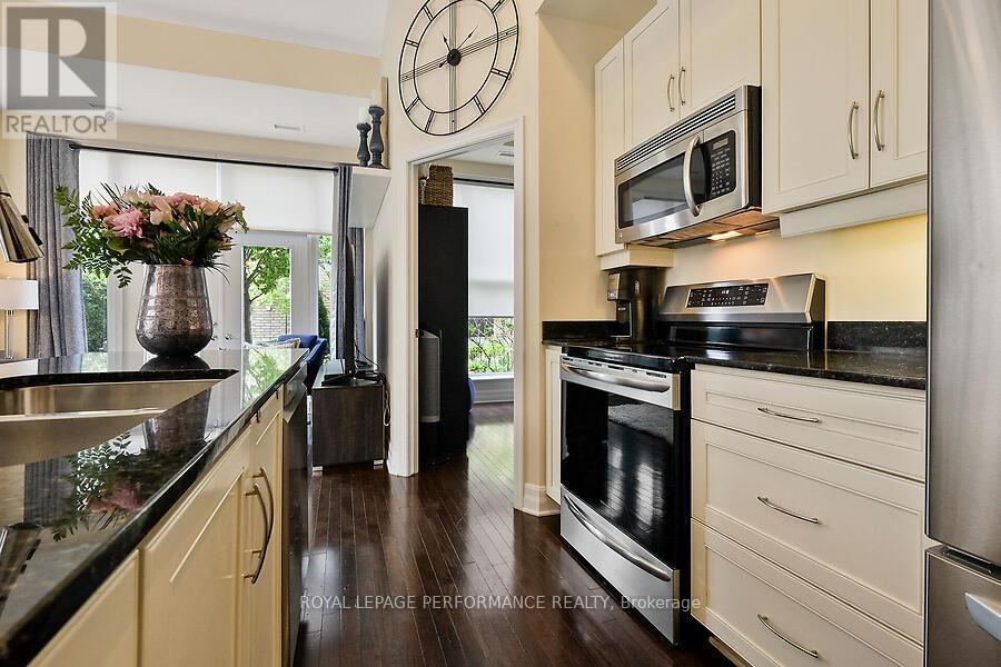 












75 CLEARY AVENUE

,
Ottawa,




Ontario
K2A1R8

