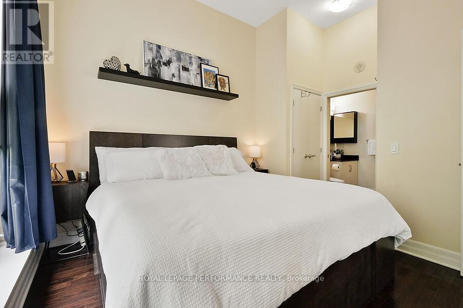 












75 CLEARY AVENUE

,
Ottawa,




Ontario
K2A1R8

