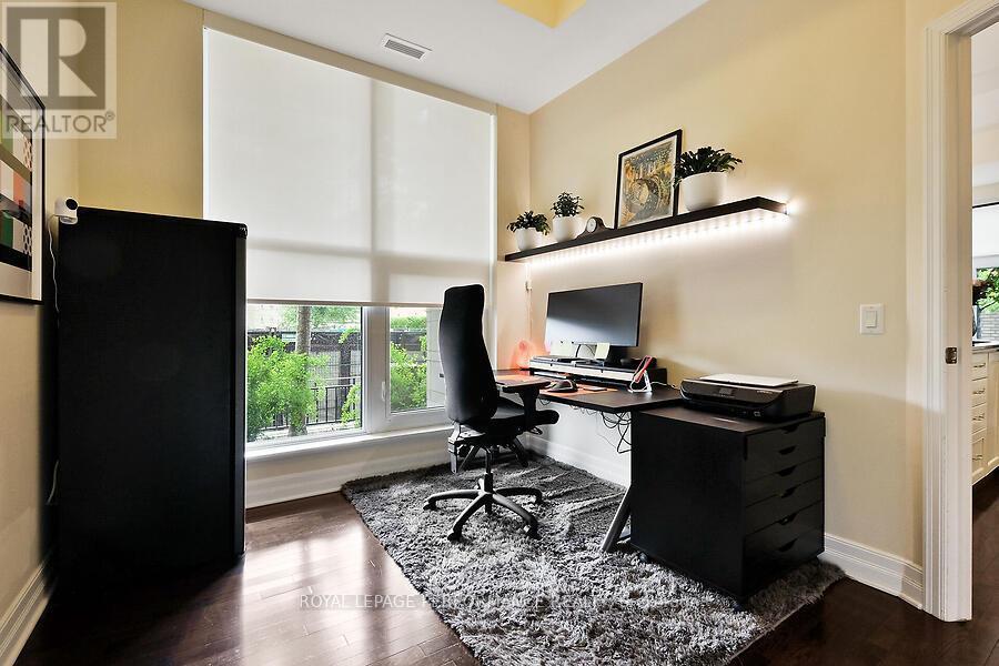 












75 CLEARY AVENUE

,
Ottawa,




Ontario
K2A1R8

