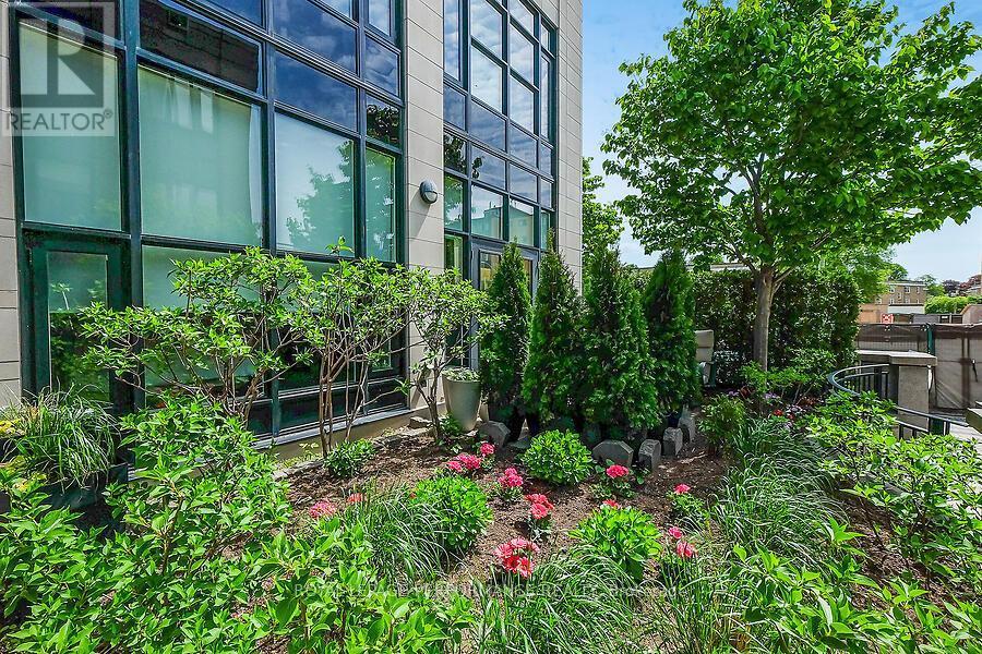 












75 CLEARY AVENUE

,
Ottawa,




Ontario
K2A1R8

