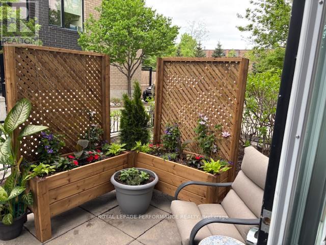 












75 CLEARY AVENUE

,
Ottawa,




Ontario
K2A1R8

