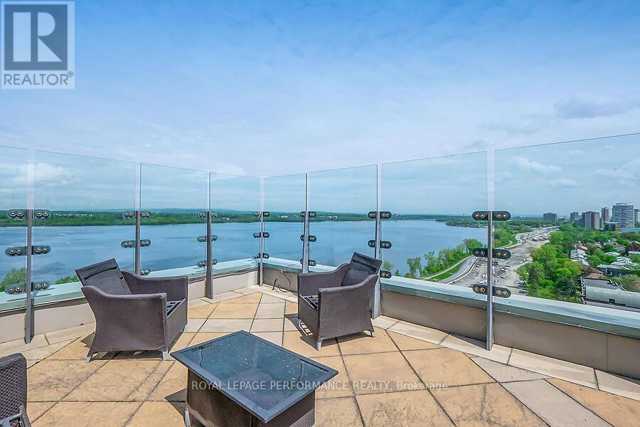 












75 CLEARY AVENUE

,
Ottawa,




Ontario
K2A1R8

