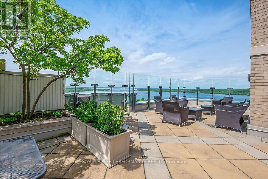 












75 CLEARY AVENUE

,
Ottawa,




Ontario
K2A1R8

