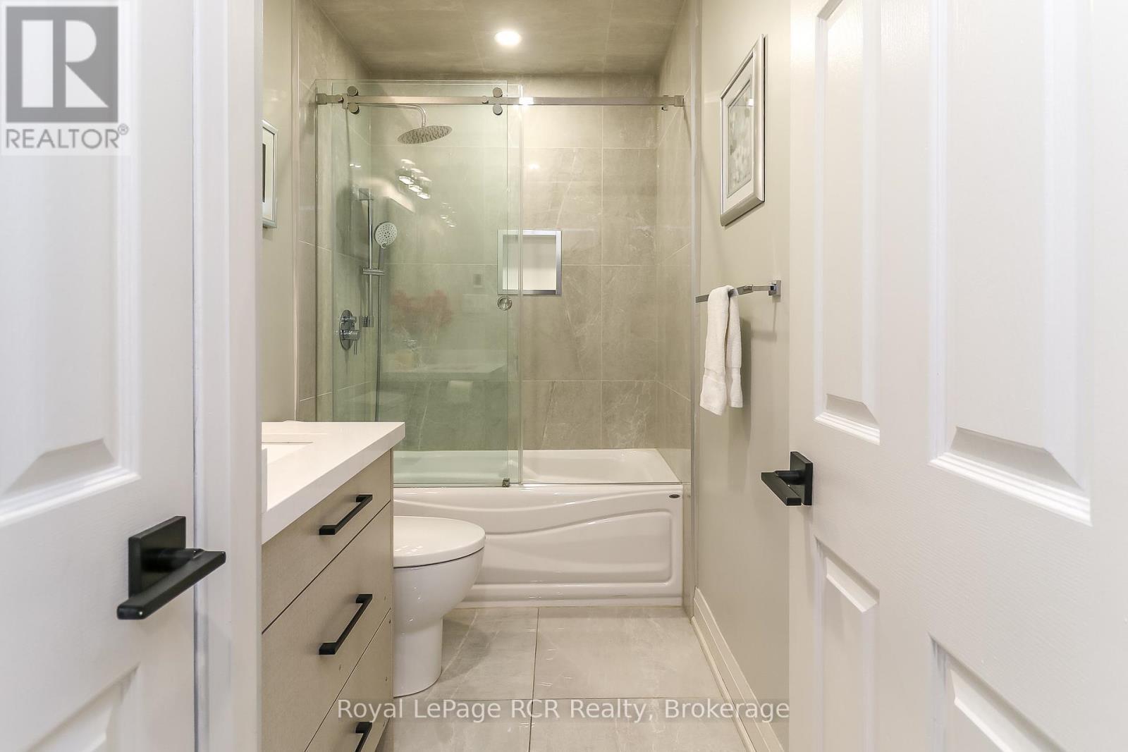 












22 - 162 SETTLERS WAY

,
Blue Mountains,




Ontario
L9Y0M4

