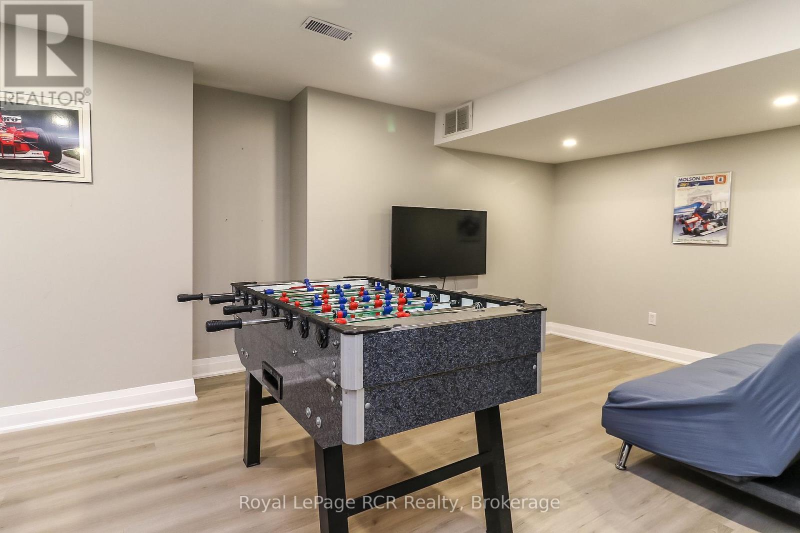 












22 - 162 SETTLERS WAY

,
Blue Mountains,




Ontario
L9Y0M4


