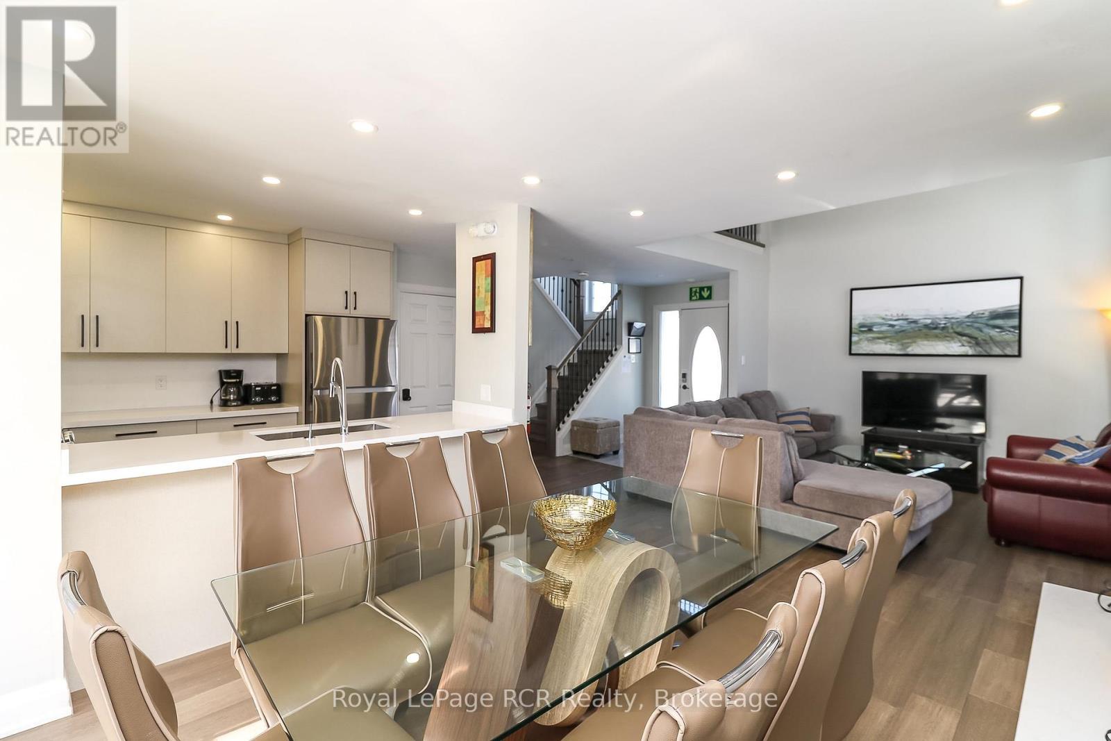 












22 - 162 SETTLERS WAY

,
Blue Mountains,




Ontario
L9Y0M4

