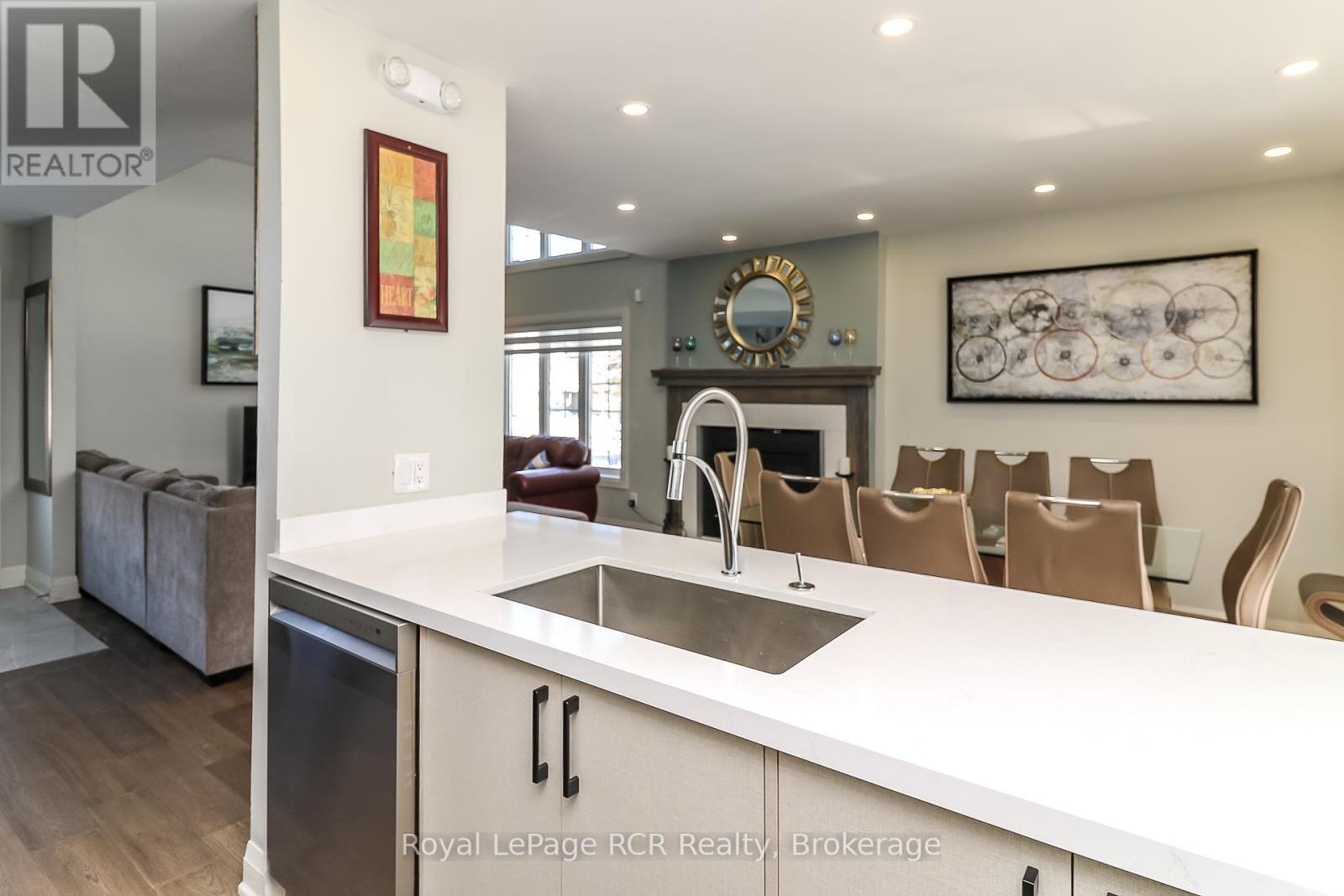 












22 - 162 SETTLERS WAY

,
Blue Mountains,




Ontario
L9Y0M4

