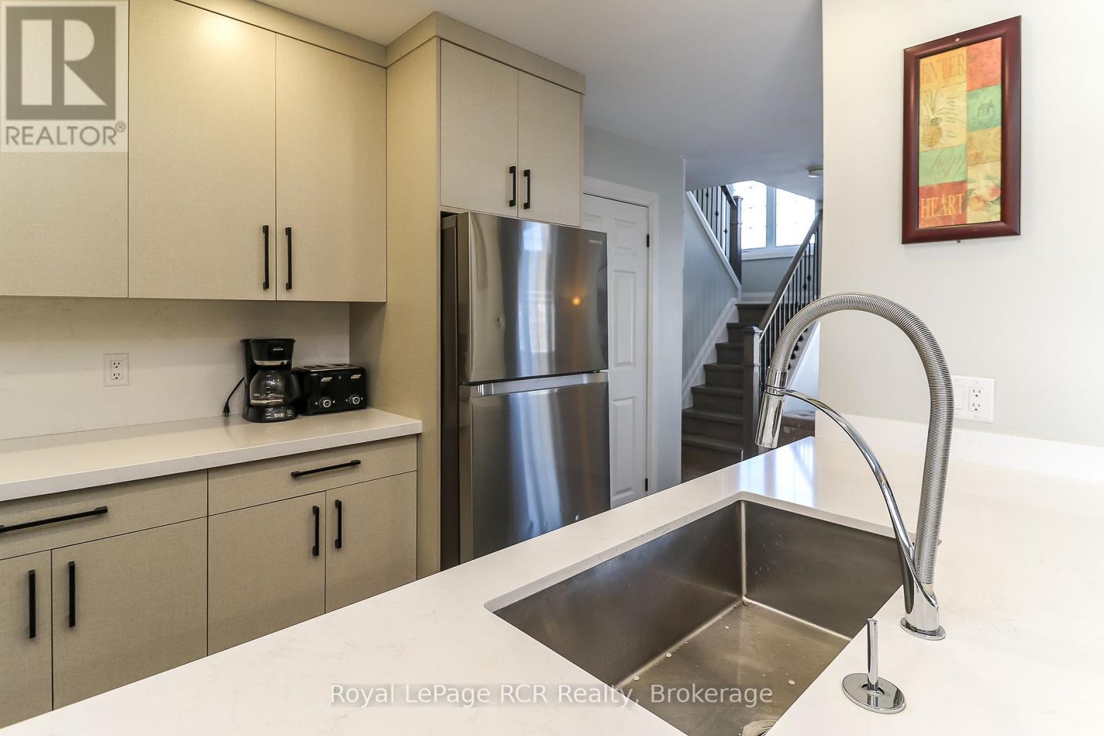 












22 - 162 SETTLERS WAY

,
Blue Mountains,




Ontario
L9Y0M4

