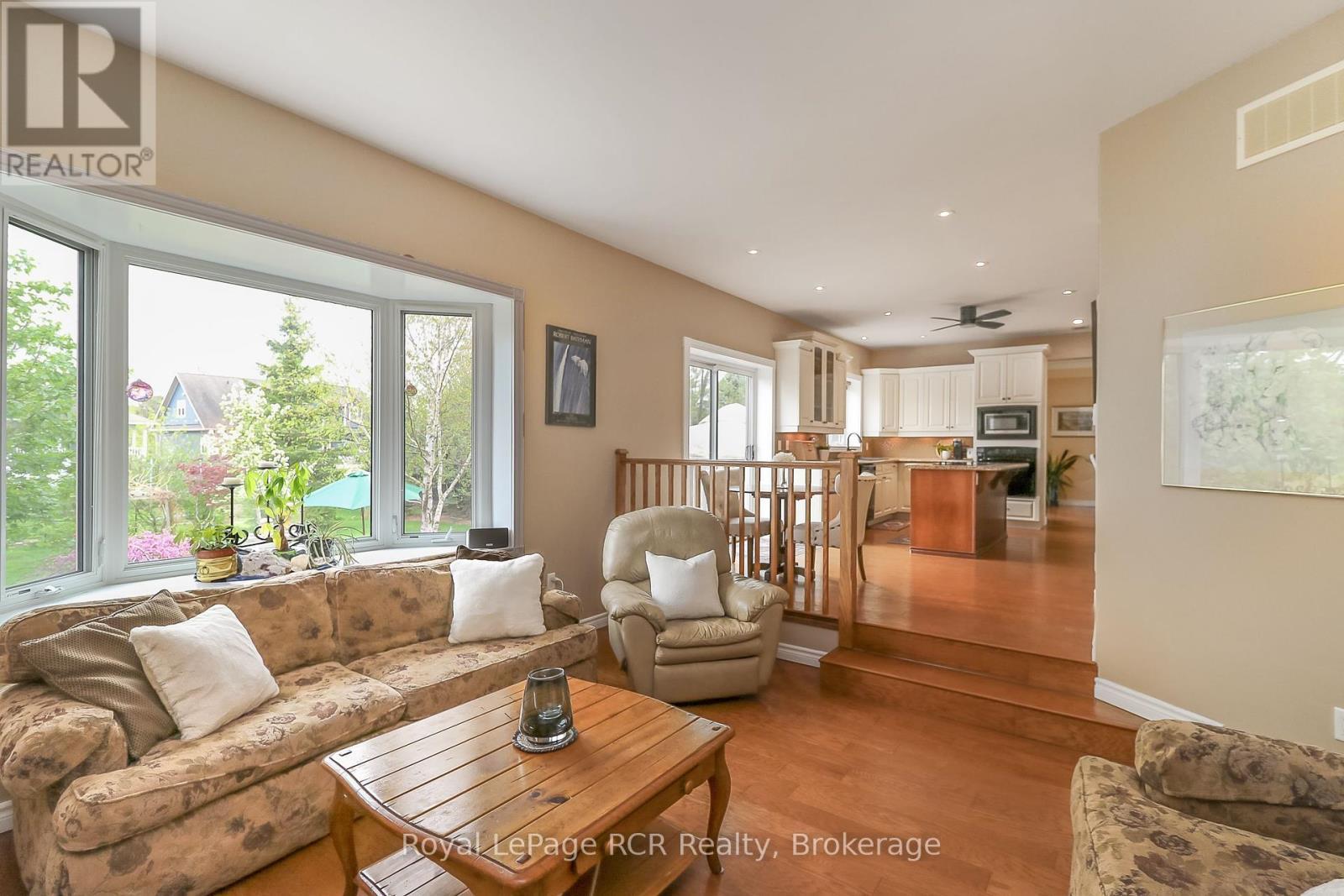 












82 STANLEY STREET

,
Collingwood,




Ontario
L9Y0G7

