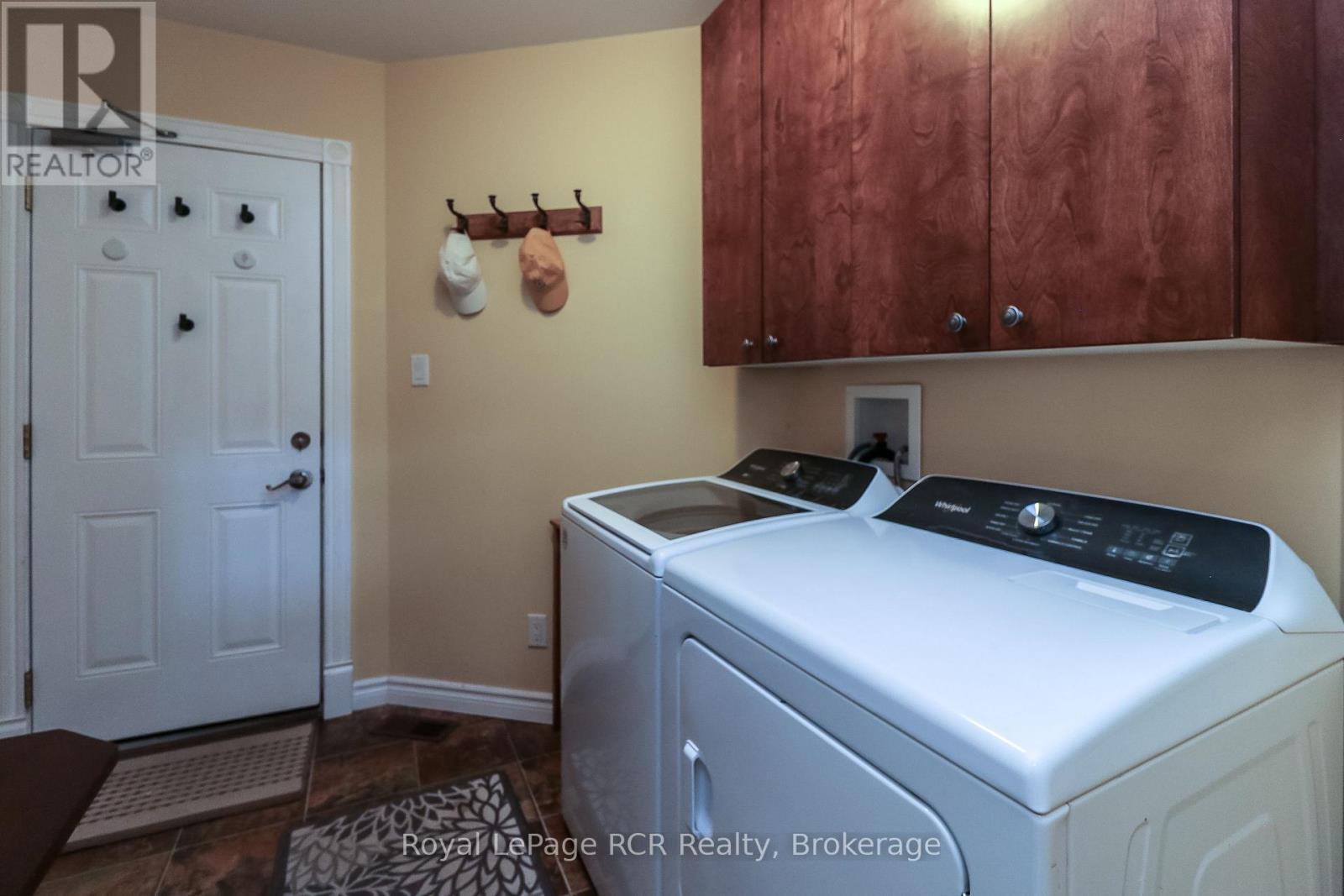 












82 STANLEY STREET

,
Collingwood,




Ontario
L9Y0G7

