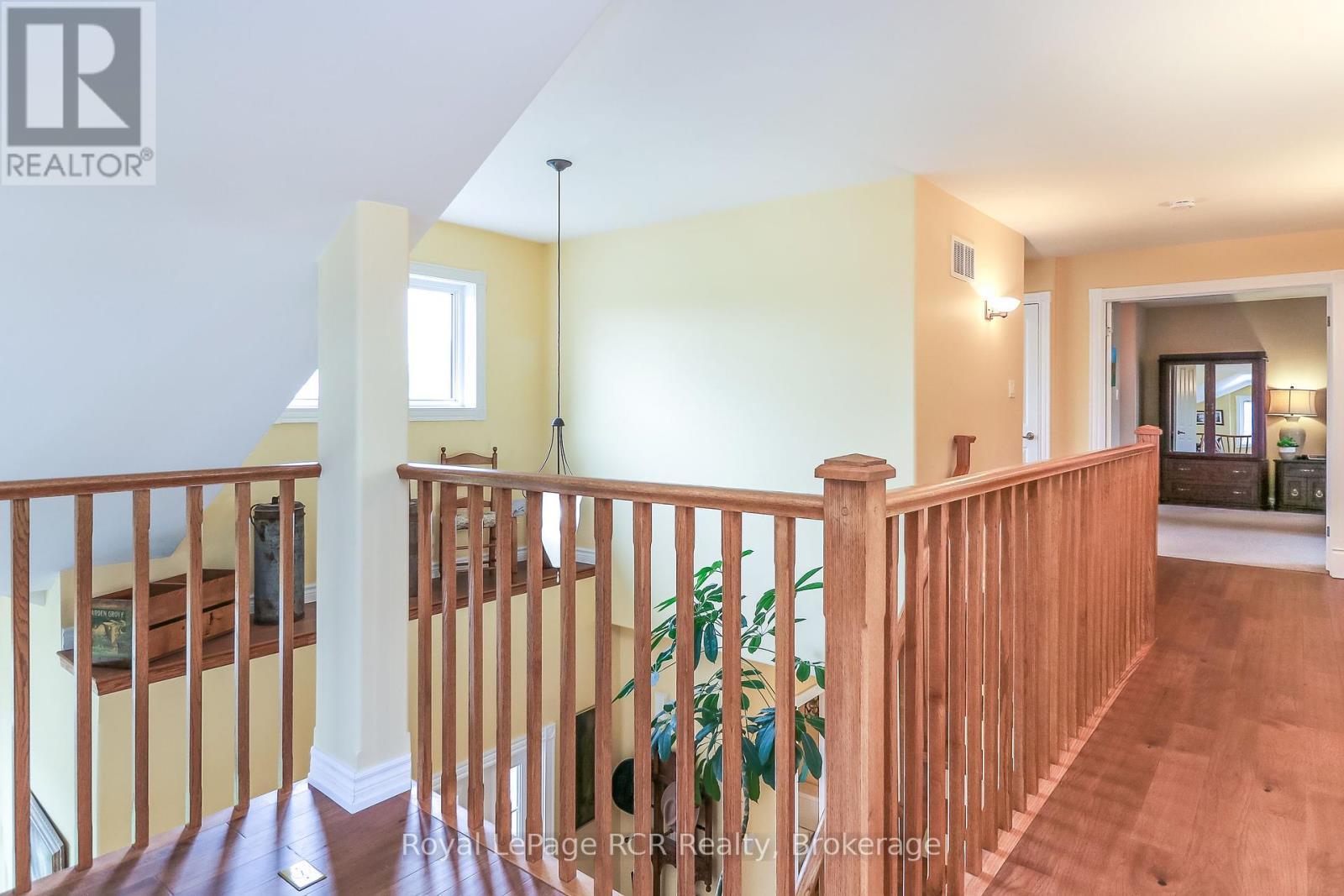 












82 STANLEY STREET

,
Collingwood,




Ontario
L9Y0G7

