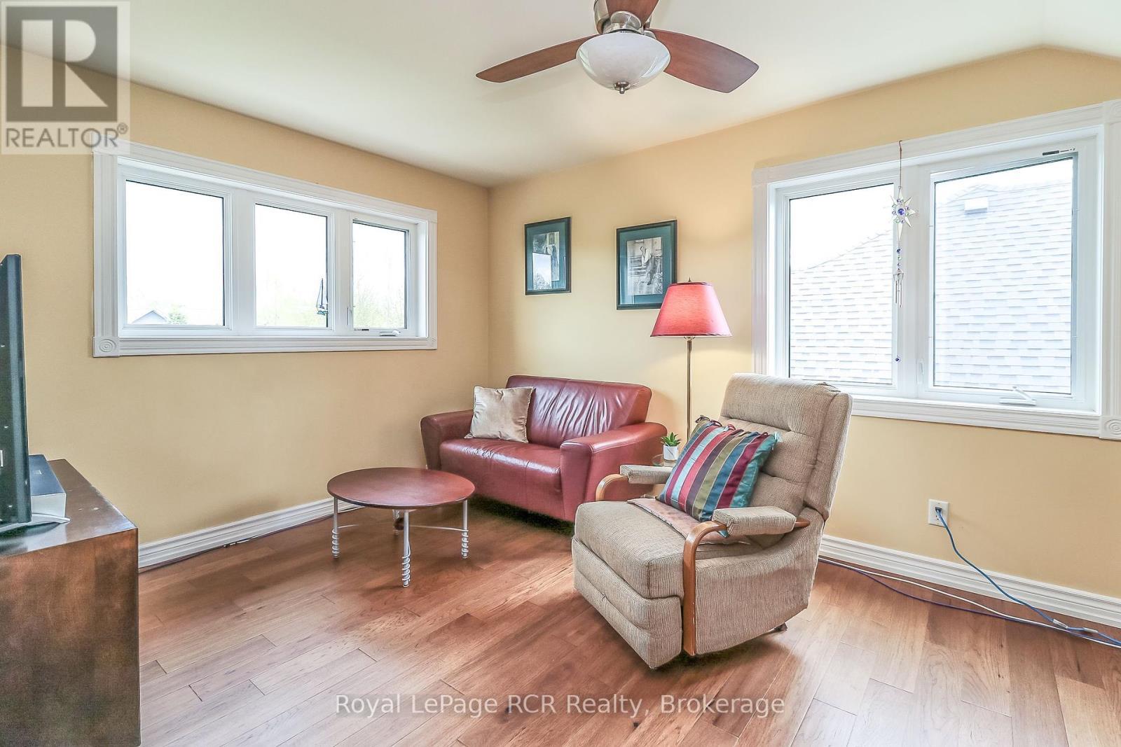 












82 STANLEY STREET

,
Collingwood,




Ontario
L9Y0G7

