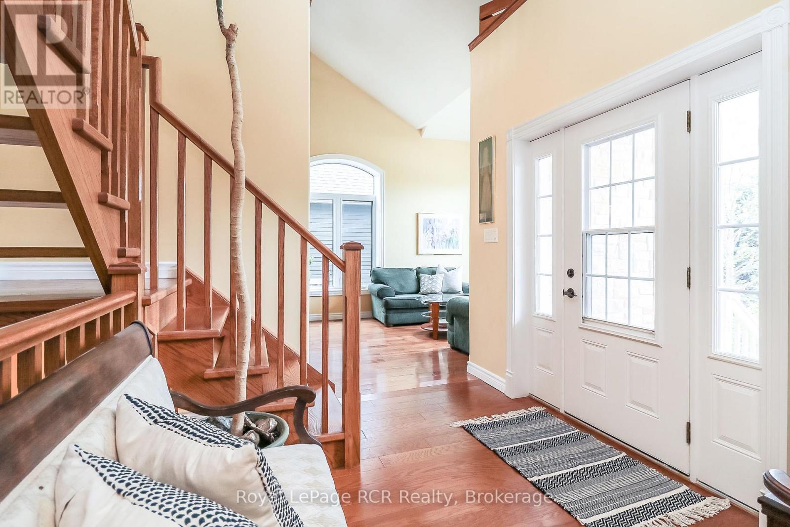 












82 STANLEY STREET

,
Collingwood,




Ontario
L9Y0G7

