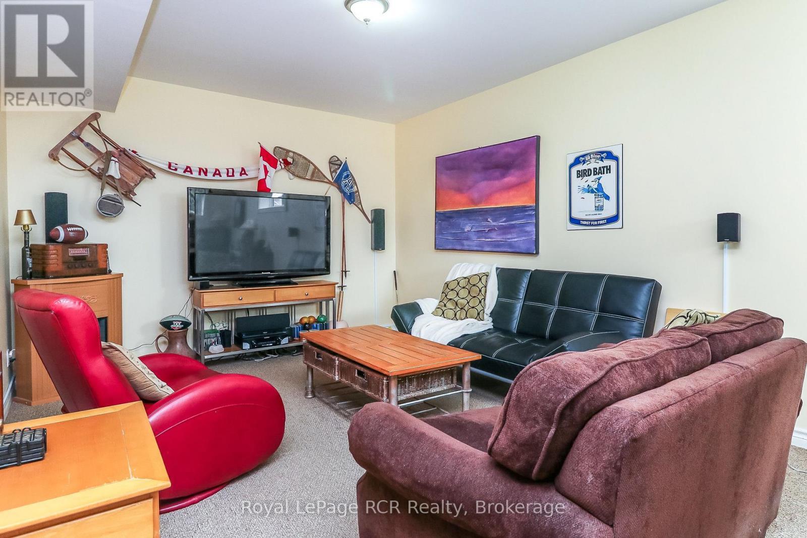












82 STANLEY STREET

,
Collingwood,




Ontario
L9Y0G7

