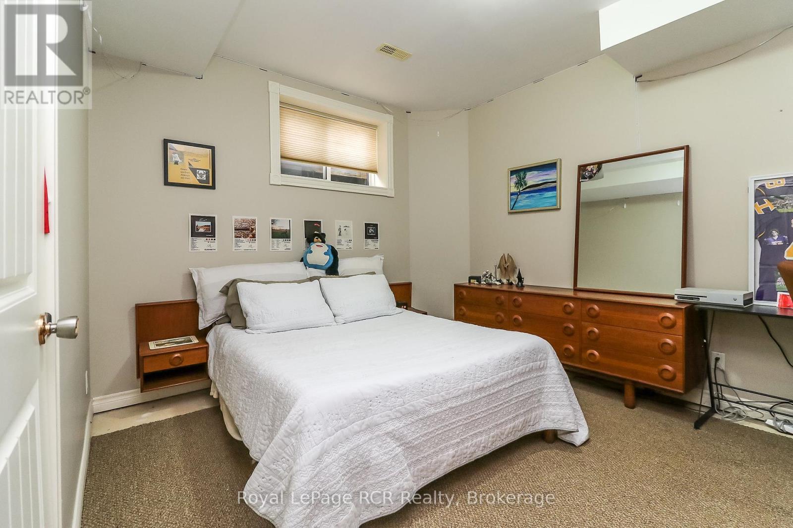 












82 STANLEY STREET

,
Collingwood,




Ontario
L9Y0G7

