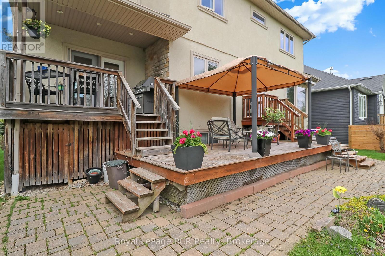 












82 STANLEY STREET

,
Collingwood,




Ontario
L9Y0G7

