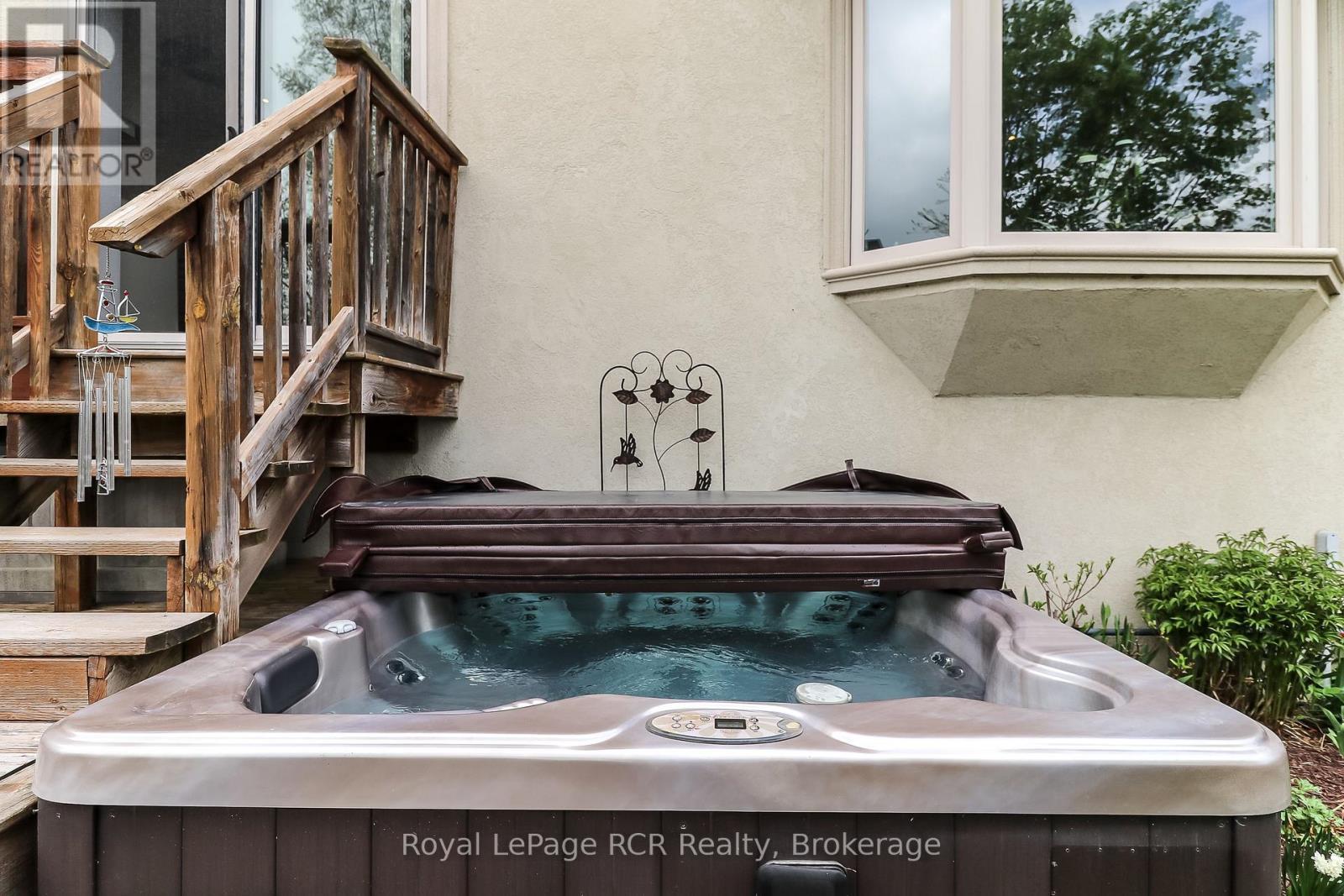 












82 STANLEY STREET

,
Collingwood,




Ontario
L9Y0G7

