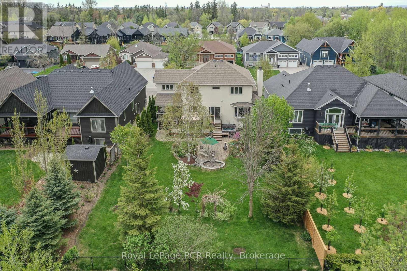 












82 STANLEY STREET

,
Collingwood,




Ontario
L9Y0G7

