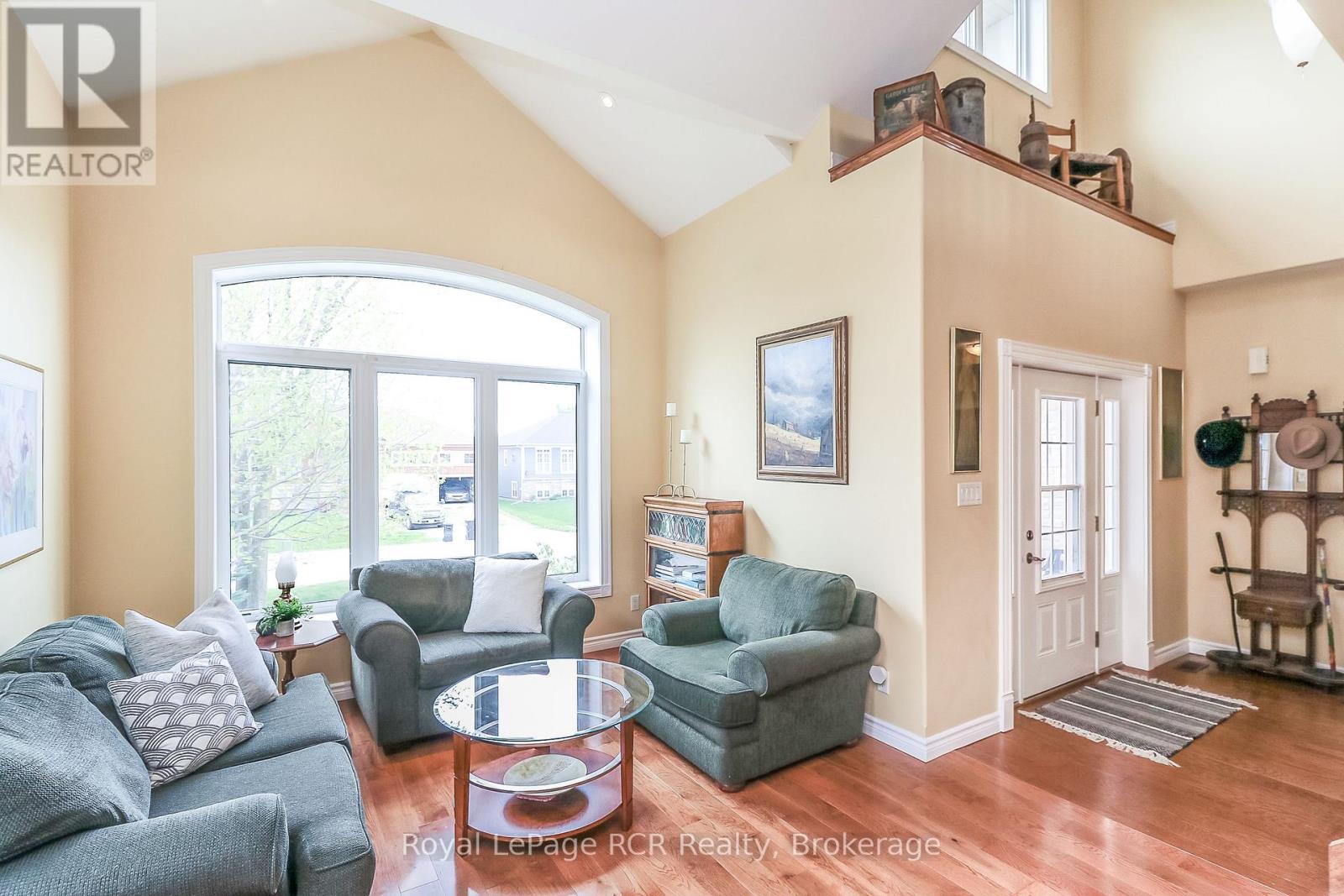 












82 STANLEY STREET

,
Collingwood,




Ontario
L9Y0G7

