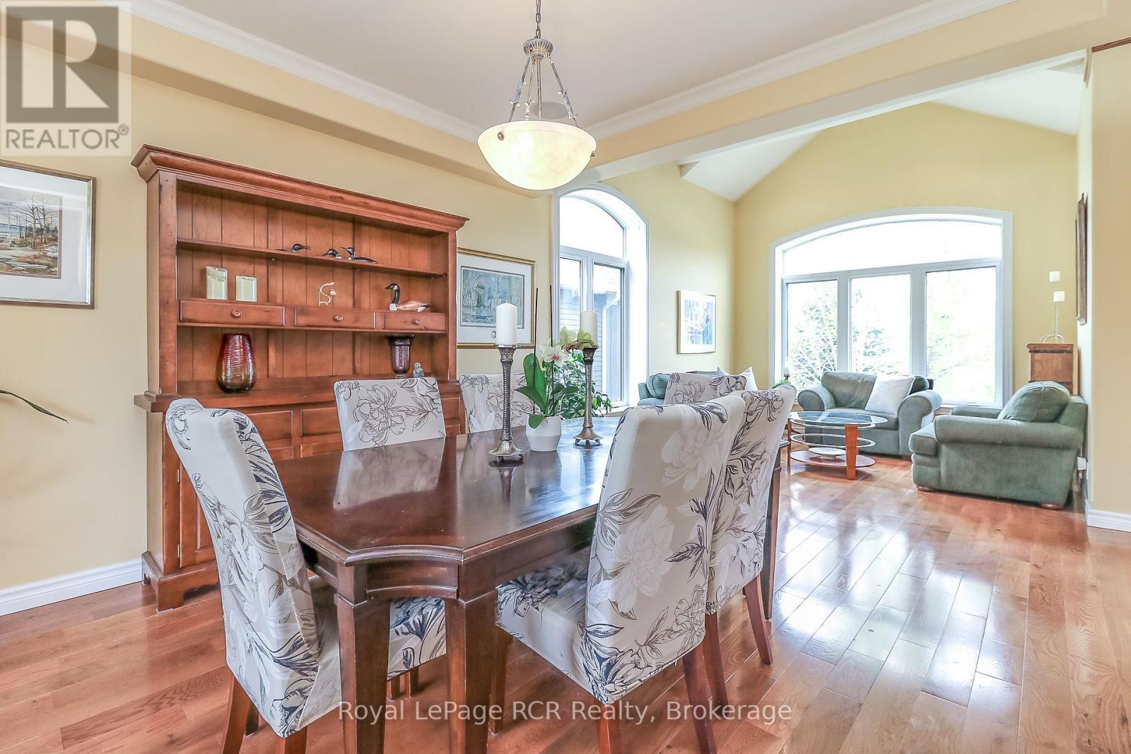 












82 STANLEY STREET

,
Collingwood,




Ontario
L9Y0G7

