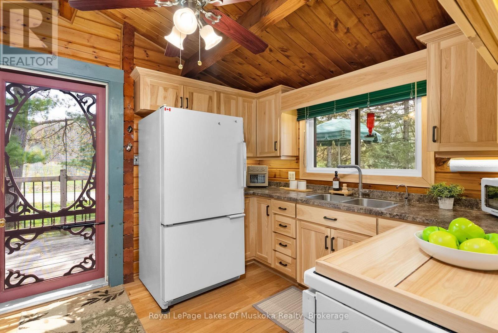 












71 VICTORIA STREET

,
Magnetawan,




Ontario
P0A1P0

