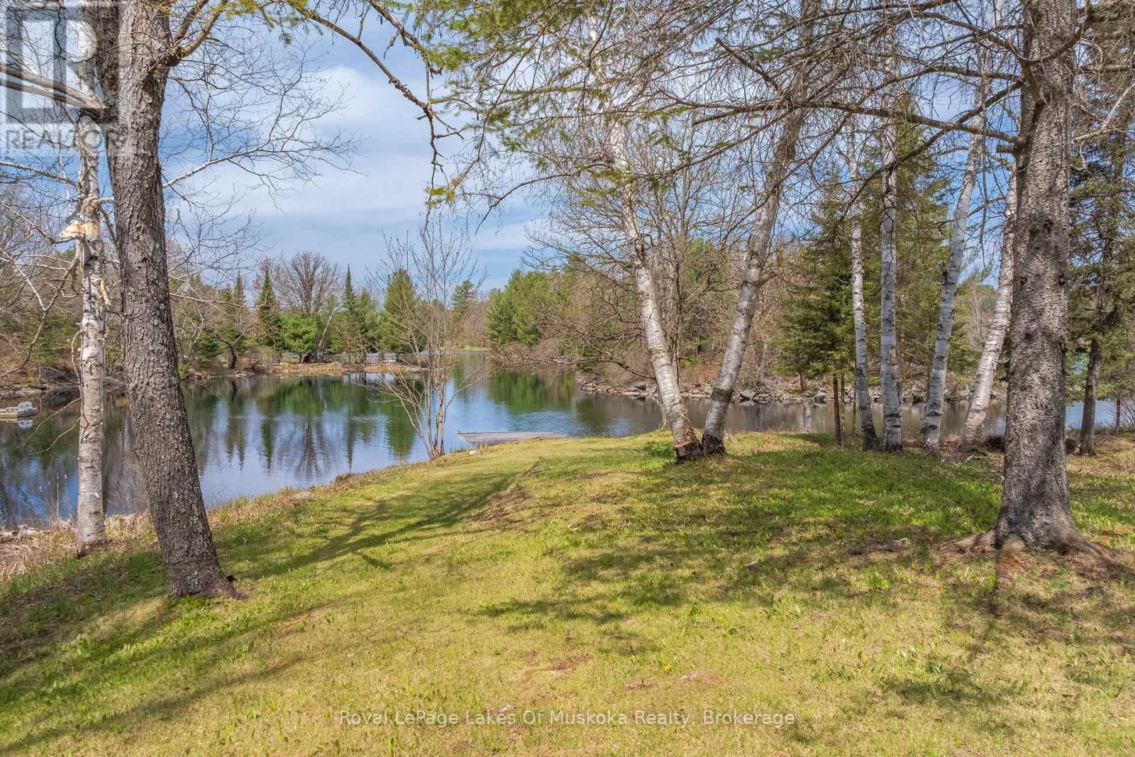 












71 VICTORIA STREET

,
Magnetawan,




Ontario
P0A1P0

