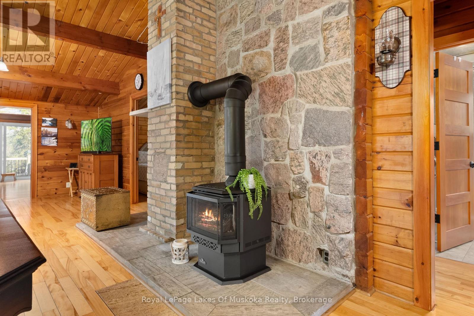 












71 VICTORIA STREET

,
Magnetawan,




Ontario
P0A1P0

