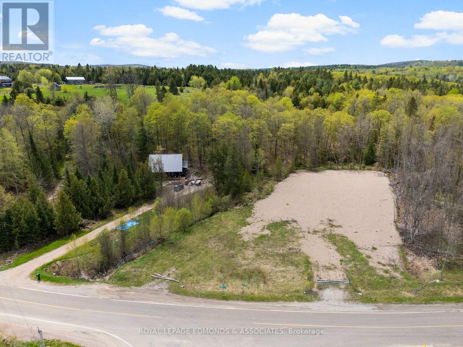 












LT 4 MATAWATCHAN ROAD

,
Greater Madawaska,







Ontario
K0J2R0

