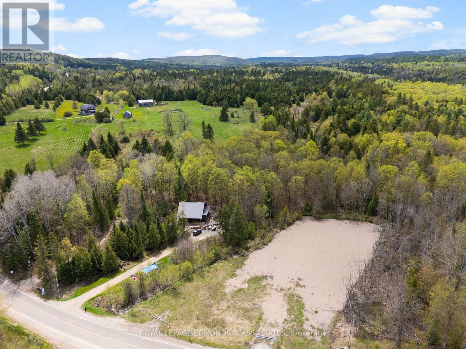 












LT 4 MATAWATCHAN ROAD

,
Greater Madawaska,







Ontario
K0J2R0

