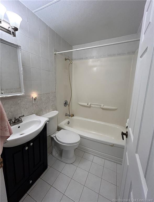









1


Robin

DR,
Fredericton,




NB
E3C 1K6

