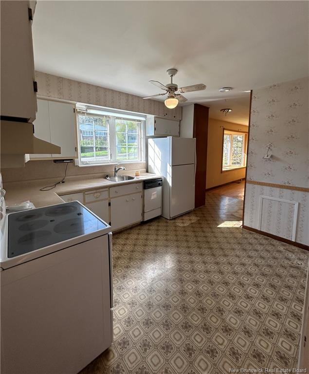 









1


Robin

DR,
Fredericton,




NB
E3C 1K6

