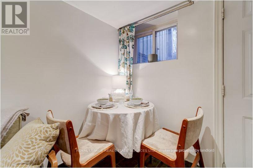 












LOWER - 27 BANK STREET

,
Toronto,




Ontario
M6K1R4

