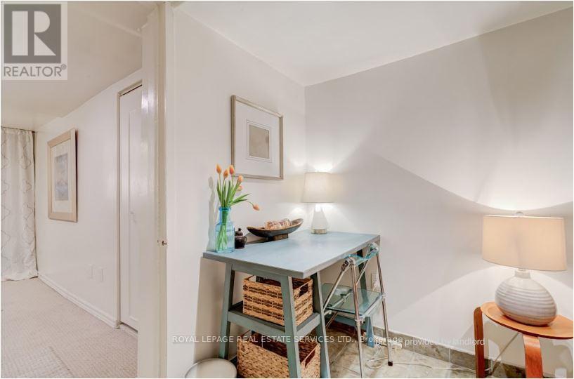 












LOWER - 27 BANK STREET

,
Toronto,




Ontario
M6K1R4

