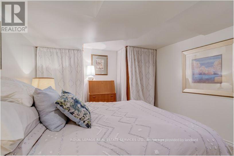 












LOWER - 27 BANK STREET

,
Toronto,




Ontario
M6K1R4

