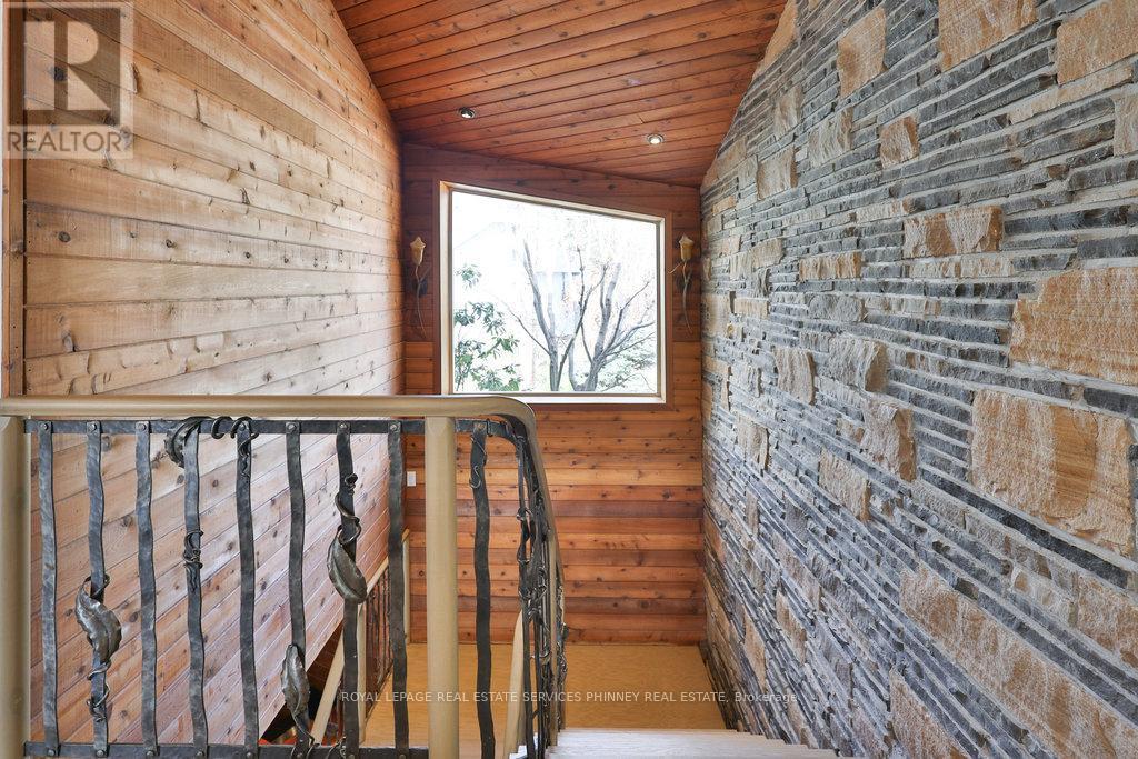 












1292 CONTOUR DRIVE

,
Mississauga,




Ontario
L5H1B2


